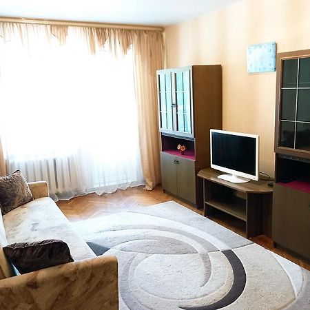 Ferienwohnung Уютная, Благоустроенная 2-Комнатная Квартира, Wifi Bobruisk Exterior foto