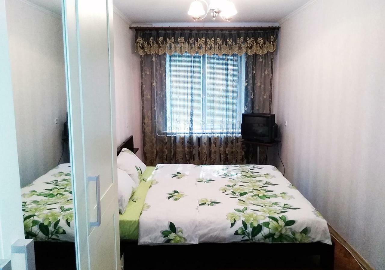 Ferienwohnung Уютная, Благоустроенная 2-Комнатная Квартира, Wifi Bobruisk Exterior foto