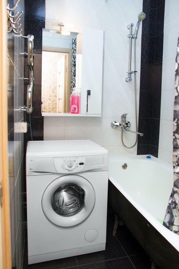 Ferienwohnung Уютная, Благоустроенная 2-Комнатная Квартира, Wifi Bobruisk Exterior foto